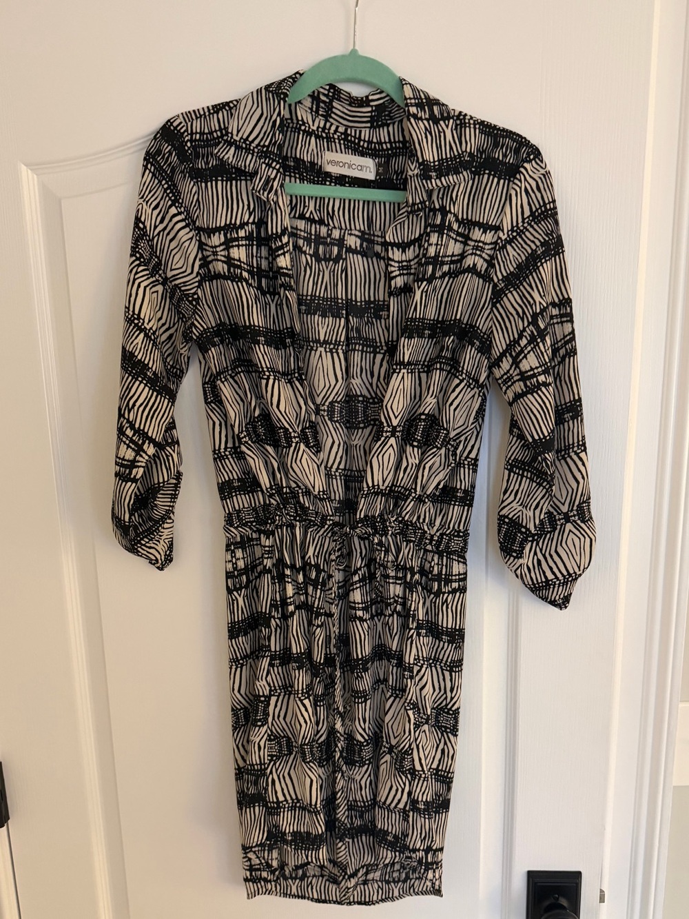 Veronica M Black & Ivory Geometric V-Neck Midi Dress